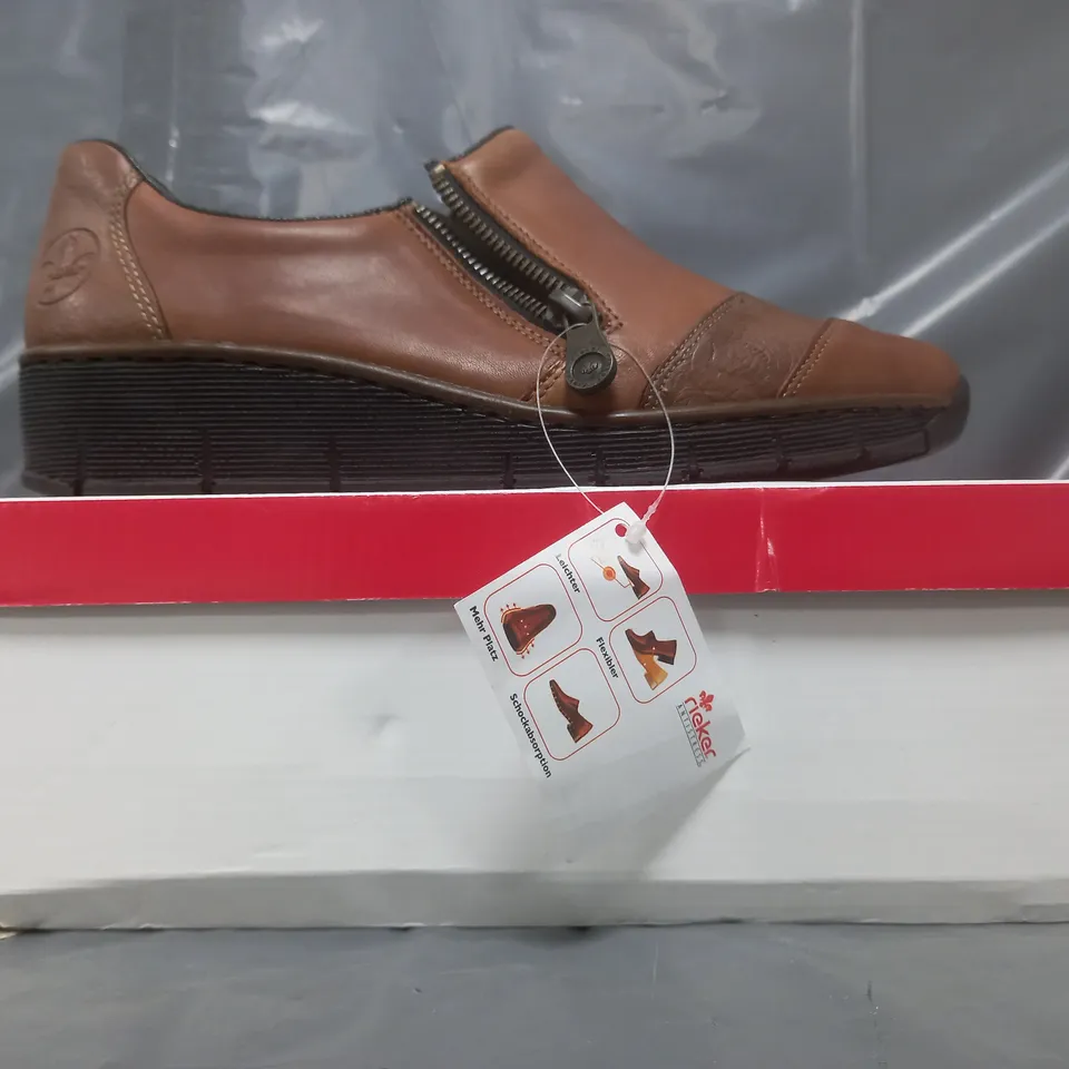 RIEKER SIDE ZIP SHOE- CHESTNUT SIZE 5
