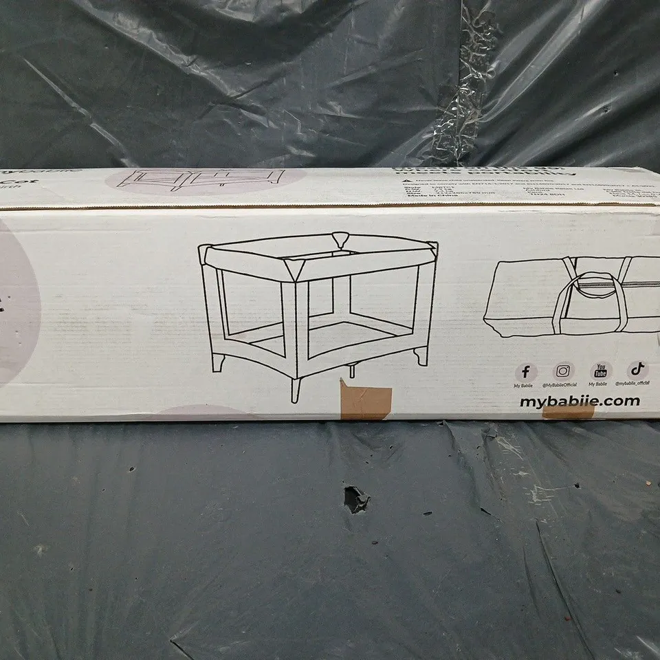 MY BABIIE ELEPHANTS TRAVEL COT