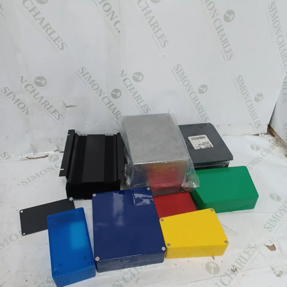 BOX OF ASSORTED METAL CONTAINERS AND METAL STORAGE CONTAINERS 