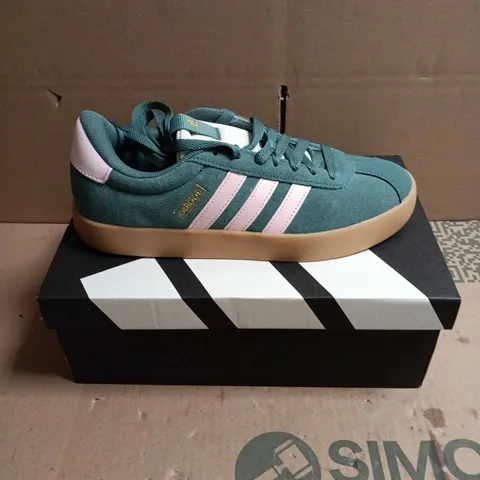 ADIDAS VL COURT 3.0 SNEAKERS – 5.5