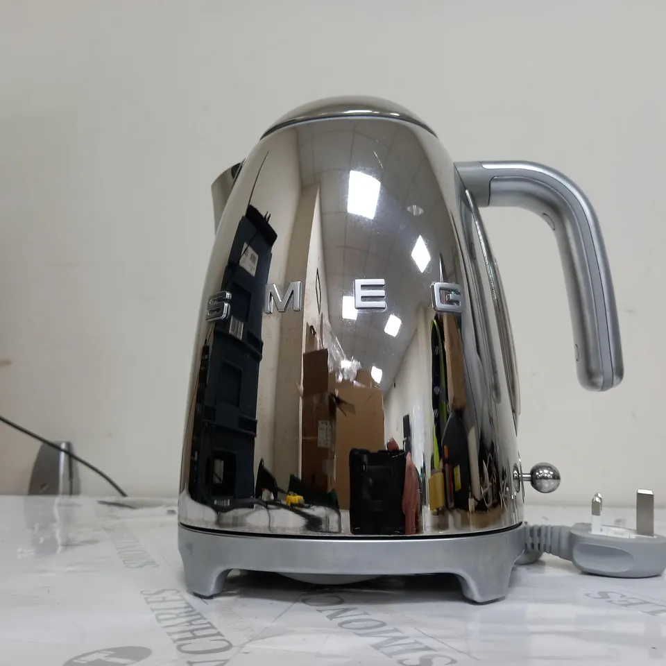 SMEG KETTLE POLISHED STEEL RRP £179.99