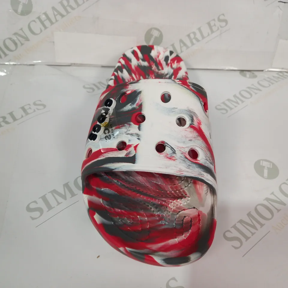 PAIR OF CROCS CLASSIC MARBLED SLIDERS IN RED/WHITE/BLACK UK SIZE M8/W9