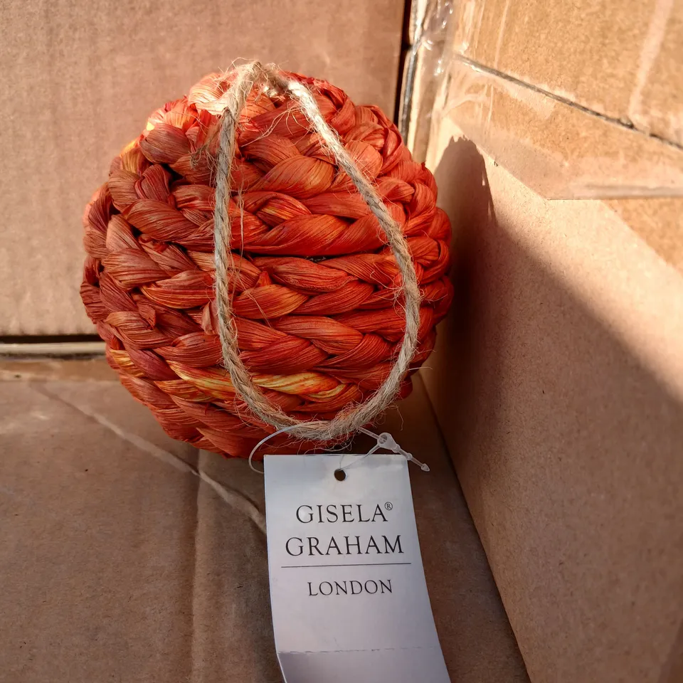 APPROXIMATELY 96 BRAND NEW GISELA GRAHAM WOVEN JUTE BALL ORNAMENT – LONDON