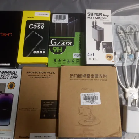 LOT OF ASSORTED MOBILE PHONE ACCESSORIES TO INCLUDE FAST CHARGERS, CASES AND PROTECTION PACKS