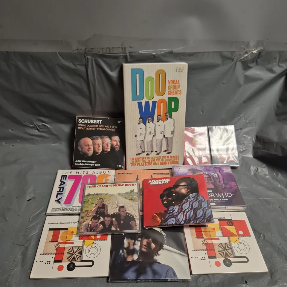 APPROXIMATELY 40 ASSORTED CD ALBUMS TO INCLUDE SCHUBERT STRING QUARTETS, DOCTOR WHO CHARLOTTLE POLLARD ADVENTURES, MAC DE MARCO SALAD DAYS, ETC
