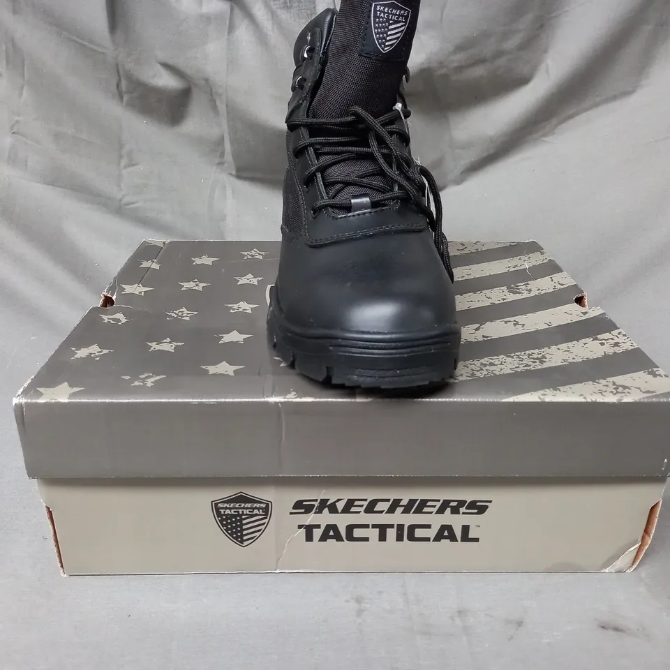 BOXED PAIR OF SKECHERS WATERPROOF SLIP RESISTANT BOOTS IN BLACK SIZE 9