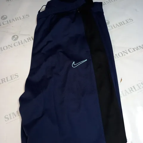 NIKE LOGO TRACKSUIT BOTTOMS SIZE L