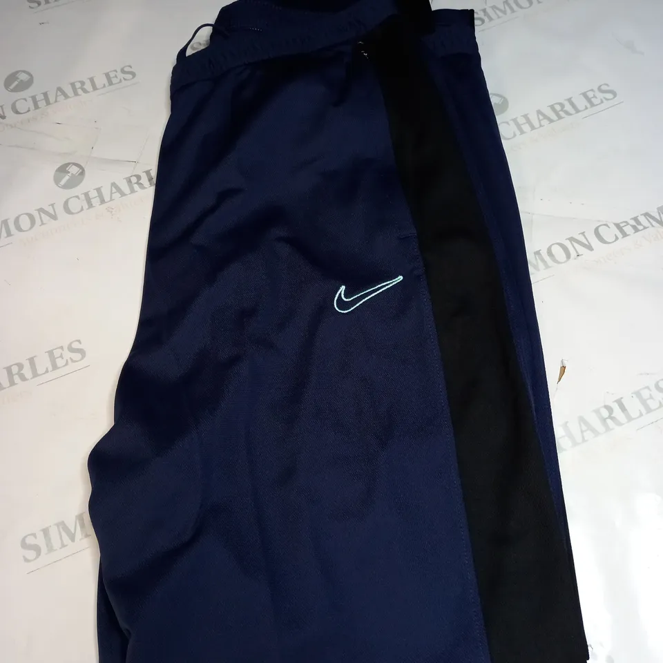 NIKE LOGO TRACKSUIT BOTTOMS SIZE L
