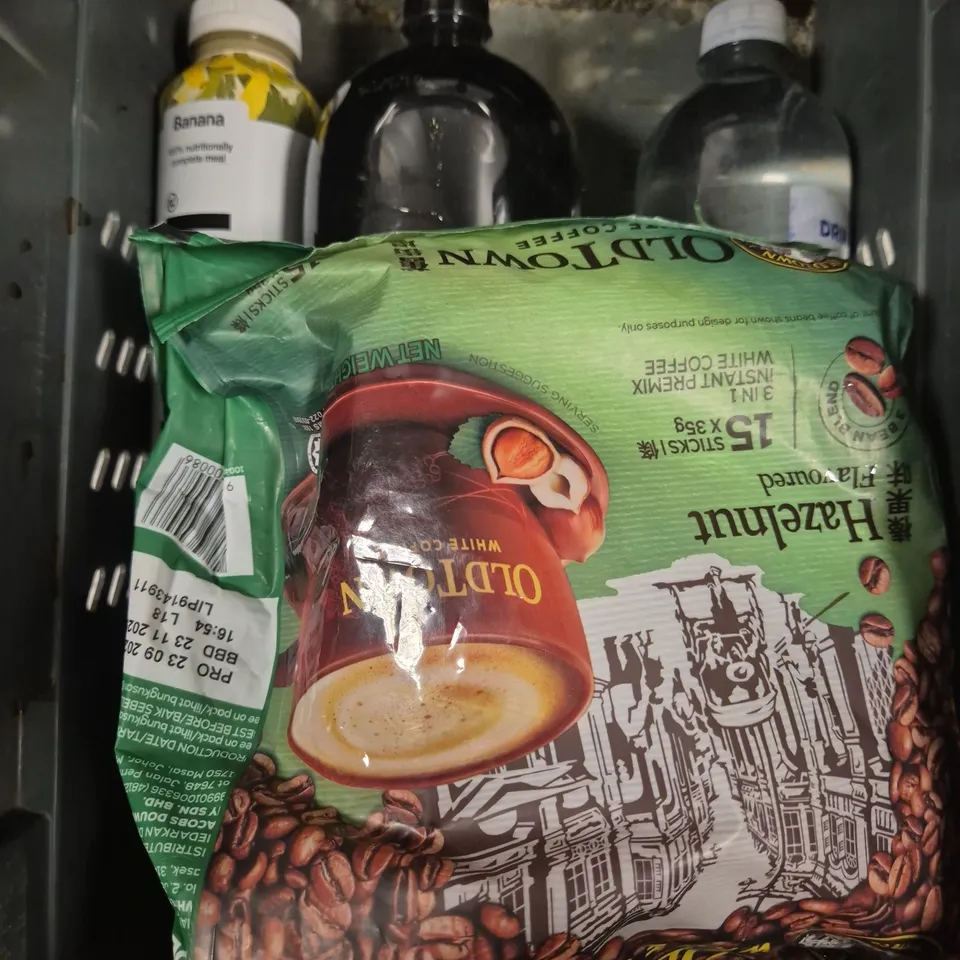 APPROXIMATELY 6 ASSORTED FOOD/DRINK PRODUCTS TO INCLUDE HOTEL CHOCOLATE SELECTION, MINERAL SEA SALT, HUEL ETC 
