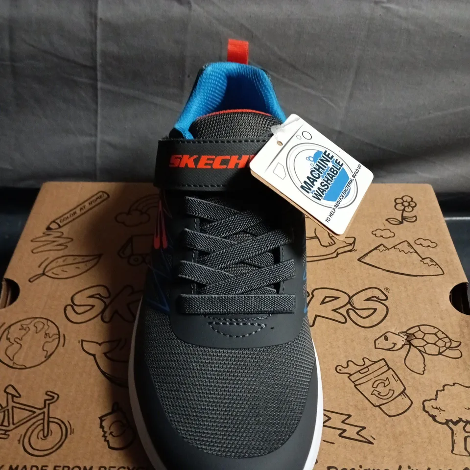 BOXED PAIR OF SKECHERS KIDS' TRAINERS WITH VELCRO STRAP – UK SIZE 3
