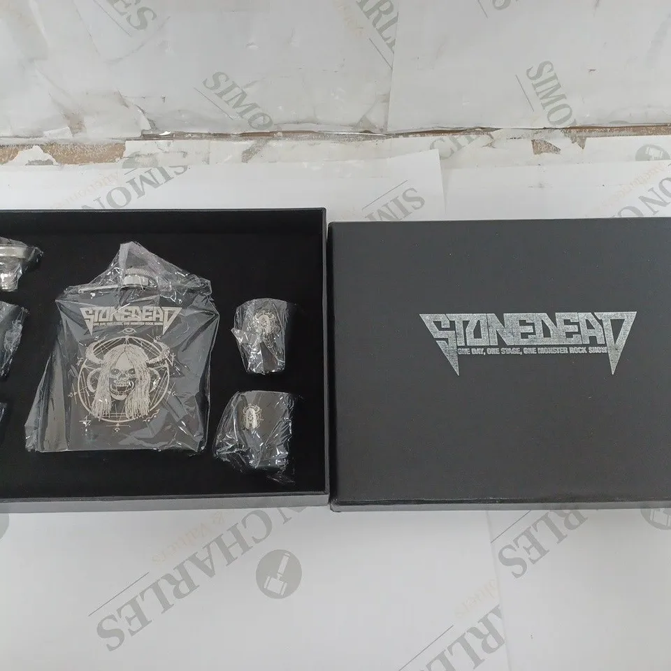 STONEDEAD DRINKING SET 
