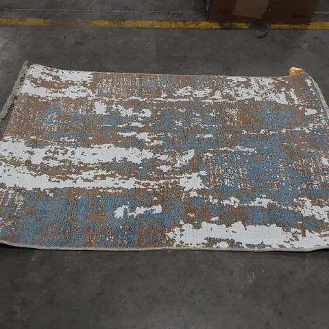 NK02 DISTORTION BEIGE/BLUE RUG // SIZE: 115 X 180cm