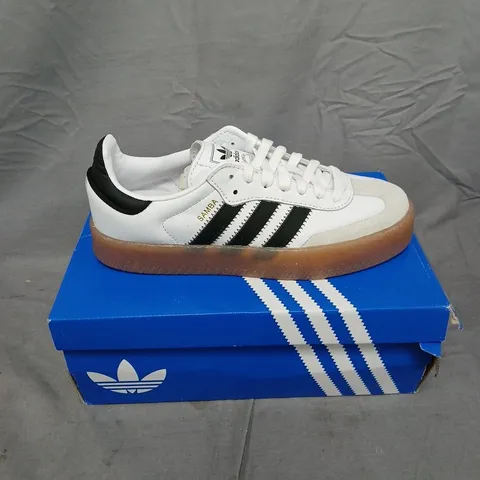 BOXED PAIR OF ADIDAS SAMBA TRAINERS IN WHITE - 5