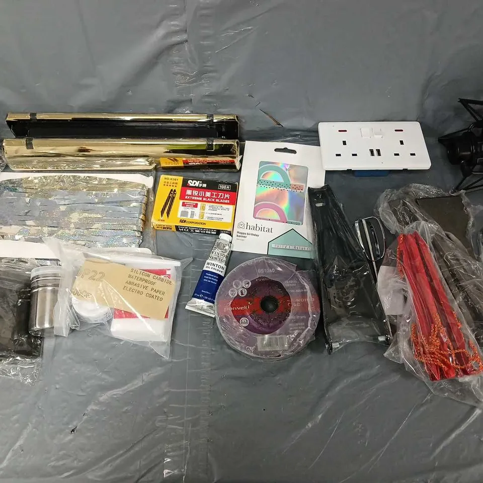 APPROXIMATELY 10 ASSORTED HOUSEHOLD ITEMS TO INCLUDE - LABEL, BIRTHDAY BANNER, AND GRINDING DISC ETC. 