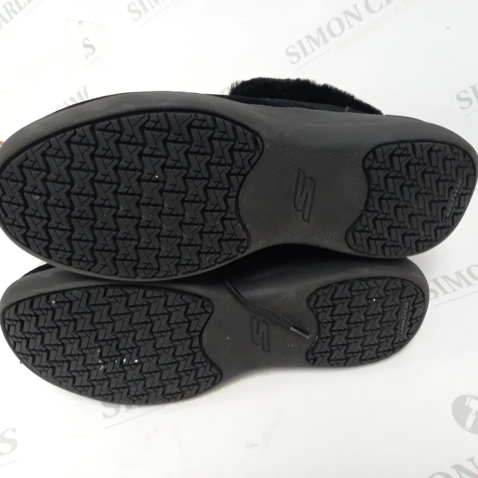 SKECHERS GO WALK BOOTS - 4