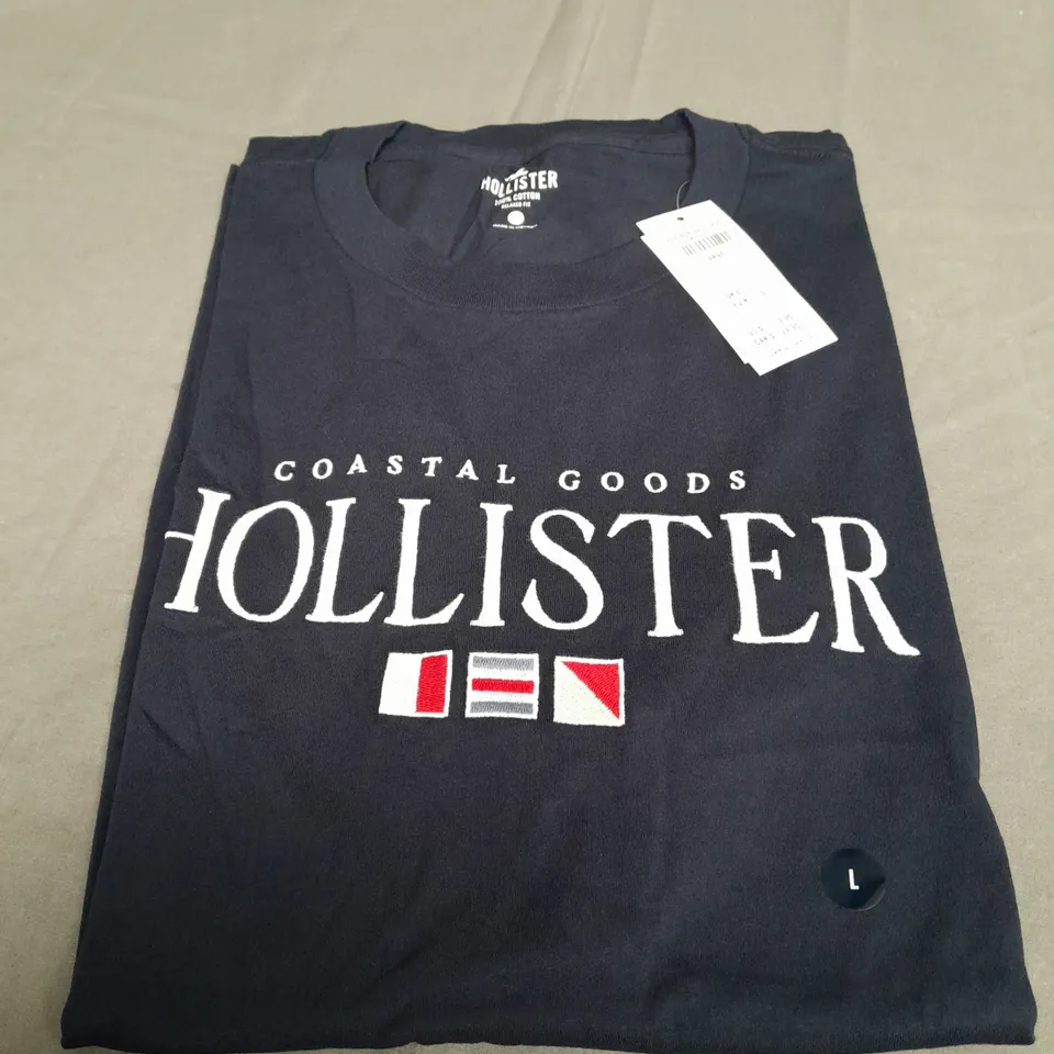 HOLLISTER COASTAL GOODS IN NAVY - LARGE