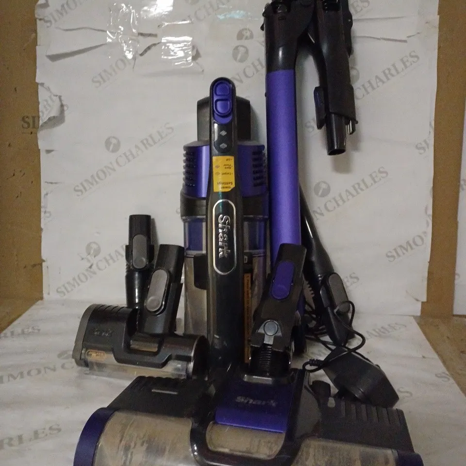 SHARK ANTI HAIR WRAP CORDLESS STICK VACUUM CLEANER