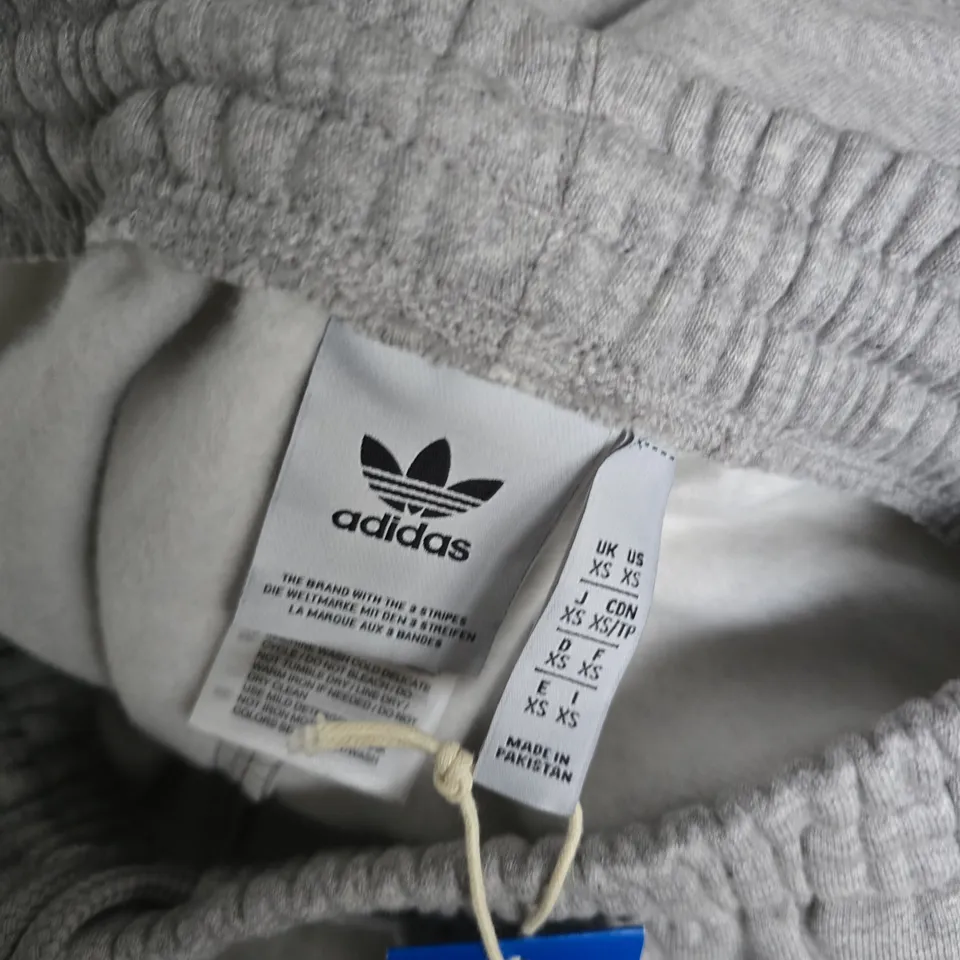 ADIDAS ESSENTIAL JOGGERS IN GREY - XS