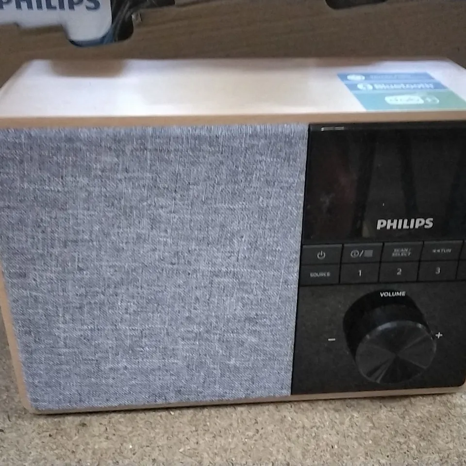 BOXED PHILLIPS DAB+ RADIO 5000 SERIS