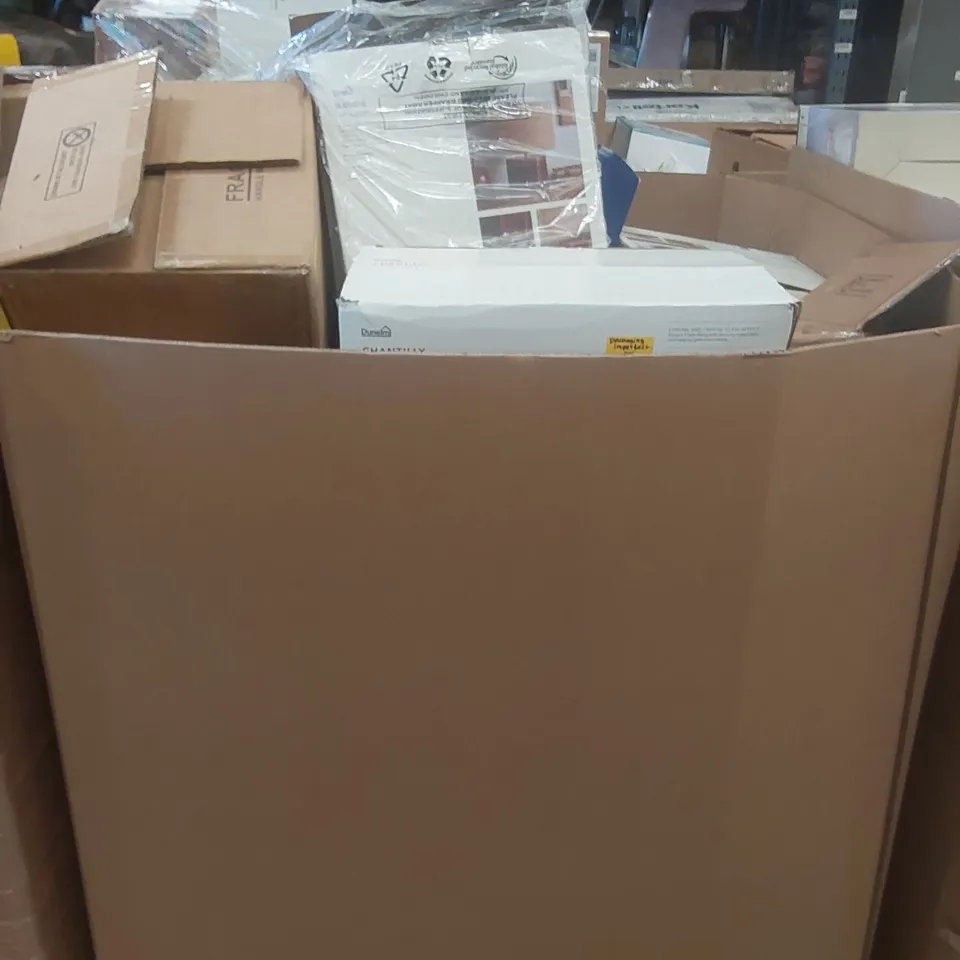 PALLET CONTAINING A VERY LARGE QUANTITY OF ASSORTED DESIGNER LIGHTING PRODUCTS TO INCLUDE: TABLE LAMPS, CEILING LIGHTS, FLOOR LAMP ECT