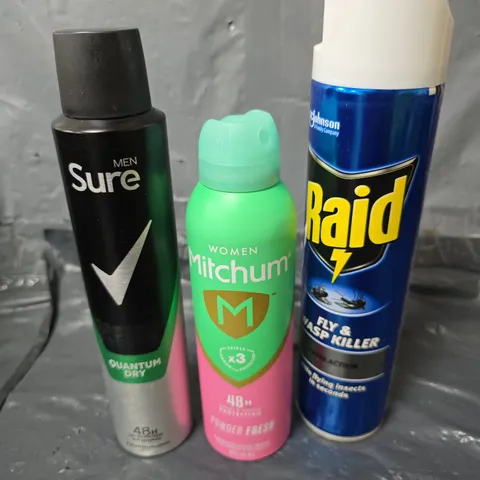 APPROXIMATELY 10 ASSORTED AEROSOLS TO INCLUDE BUG SPRAY , SURE BODY SPRAY , ETC 