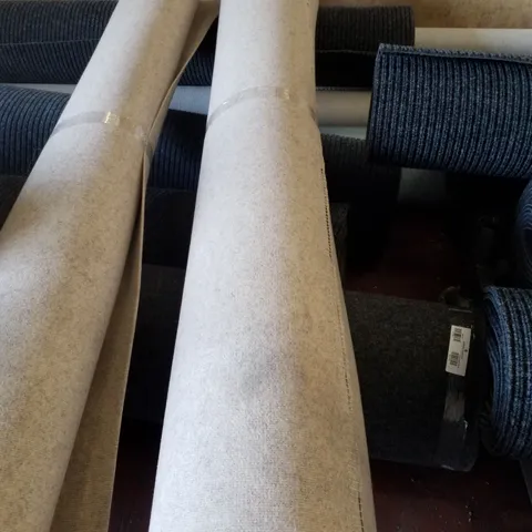 ROLL OF QUALITY CARPET IN IVORY - SIZE UNSPECIFIED