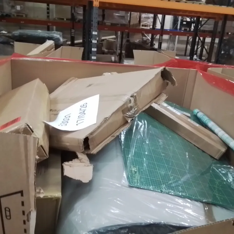 PALLET OF ASSORTED HOUSEHOLD GOODS AND PRODUCTS TO INCLUDE;CAT LITTER TRAY,ICE BATH TUB,TOILET SEAT 