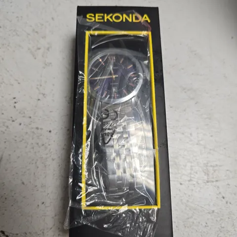 SEKONDA WRISTWATCH WITH STAINLESS STEEL BRACELET β BOXED, SEALED IN PLASTIC