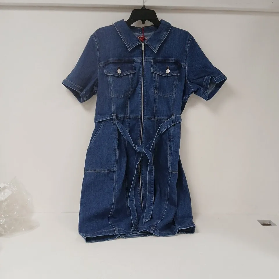 JOE BROWNS DENIM SHIRT DRESS WITH ZIP FRONT AND TIE BELT – UK 18