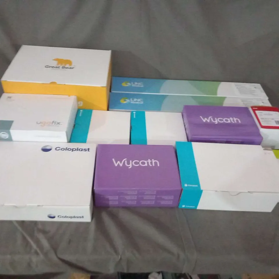 APPROXIMATELY 40 BOXES OF ASSORTED MEDICAL SUPPLIES TO INCLUDE; GREAT BEAR, COLORPLAST, UGOFIX, WYCATH AND LINC MEDICAL