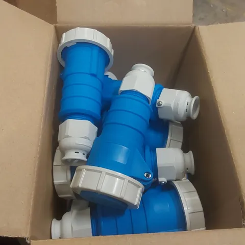 BOX OF APPROXIMATELY 10x CONNECTOR QUICK-CONNECT TE