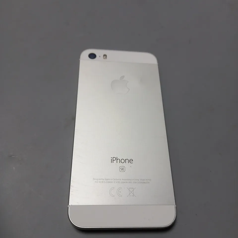 BOXED APPLE IPHONE SE SMARTPHONE 