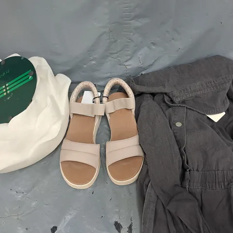 BOX OF APPROXIMATELY 10 ASSORTED HOUSEHOLD AND CLOTHING ITEMS IN VARIOUS STYLES, SIZES, AND, COLOURS, ETC - COLLECTION ONLY