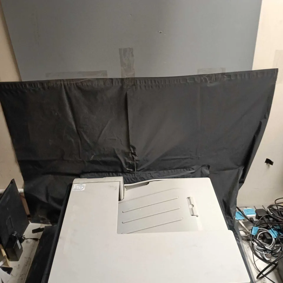 HP COLOR LASERJET CP3525N PRINTER