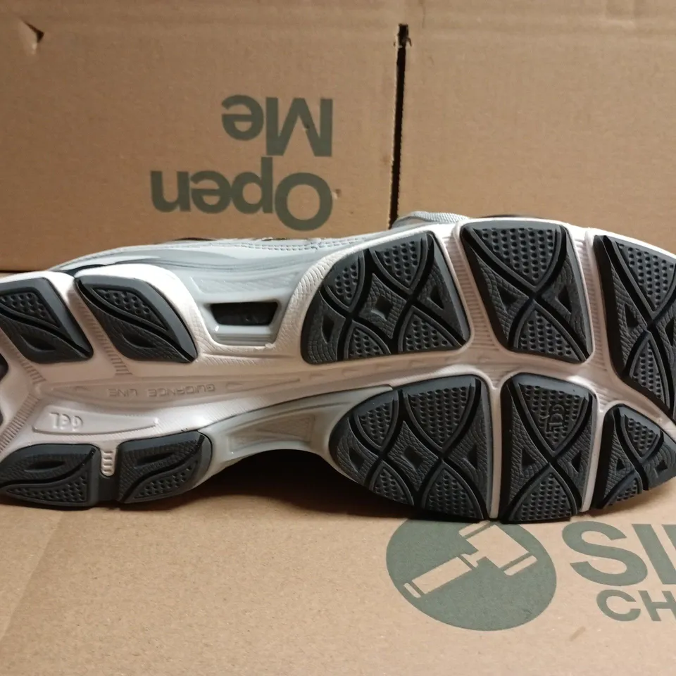 PAIR OF ASICS GREY RUNNING TRAINERS – UK SIZE 11
