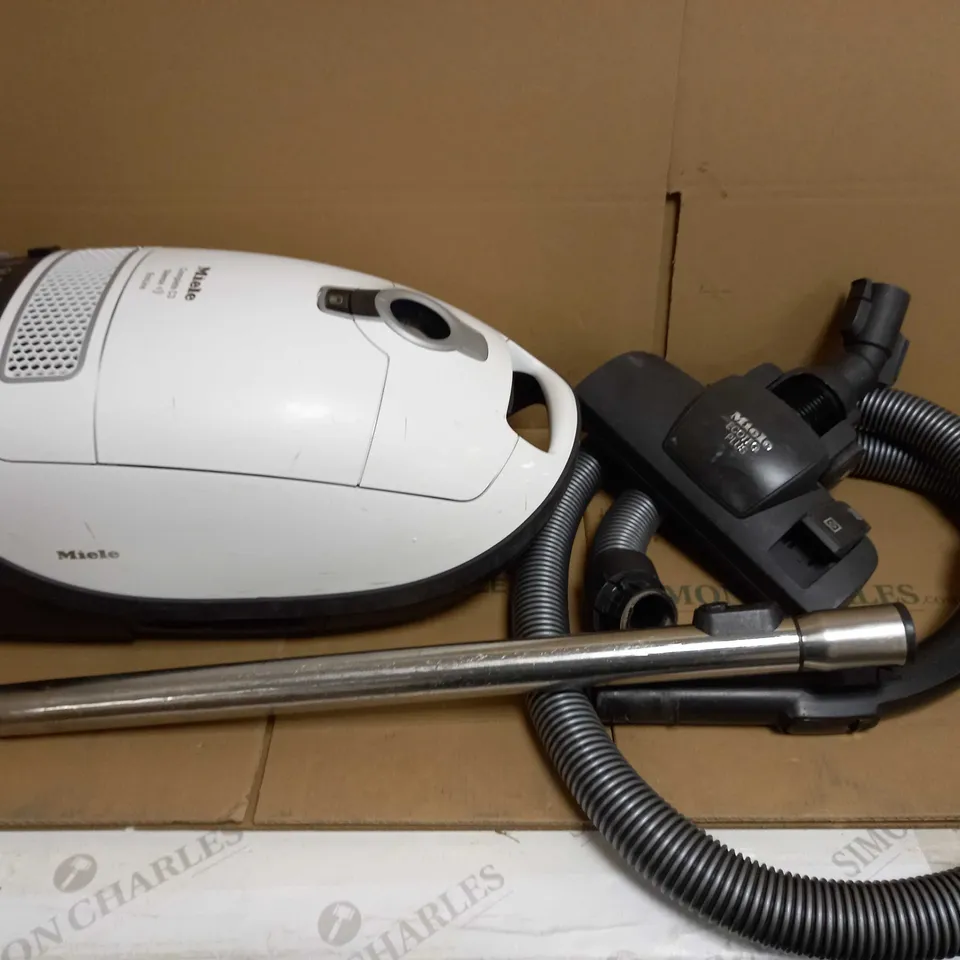 MIELE COMPLETE C3 SILENCE ECOLINE BAGGED VACUUM CLEANER
