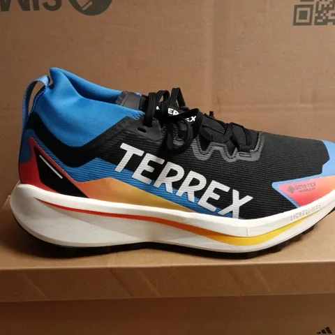 BOXED PAIR OF ADIDAS TERREX TRAIL RUNNING SHOES – UK SIZE 11
