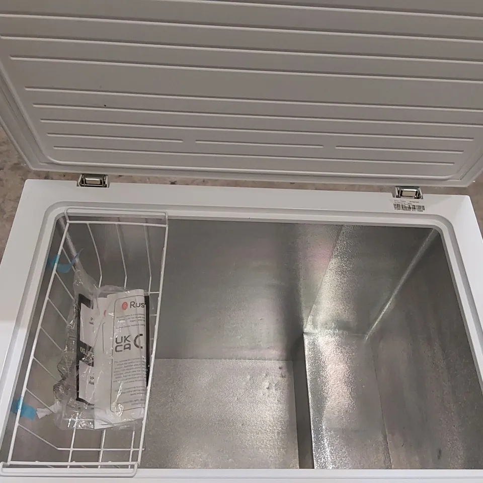 RUSSELL HOBBS RH198CF3003 198L FREESTANDING WHITE CHEST FREEZER, ADJUSTABLE THERMOSTAT, 4 STAR FREEZER RATING