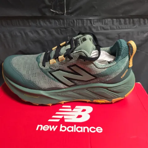 NEW BALANCE HIERRO TRAIL RUNNING SHOES – GREEN/TEAL (US 8.5) UK 8 