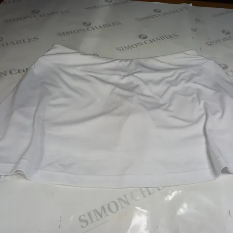 DUNLOP WHITE SPORTS SHORTS SIZE 12 