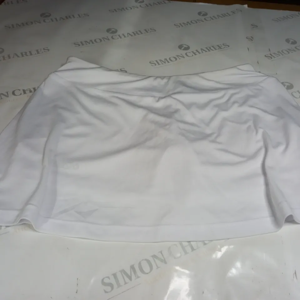 DUNLOP WHITE SPORTS SHORTS SIZE 12 