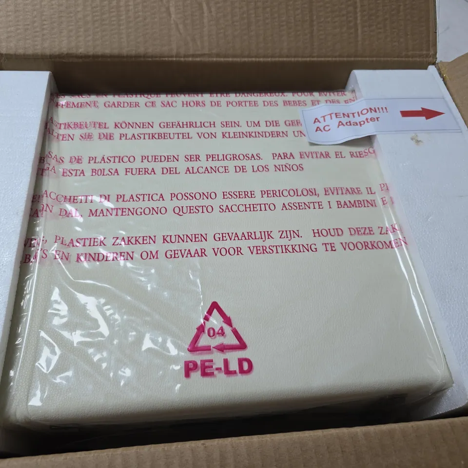 BOXED RETRO MUSIQUE TABLE TOP TURNTABLE IN CREAM