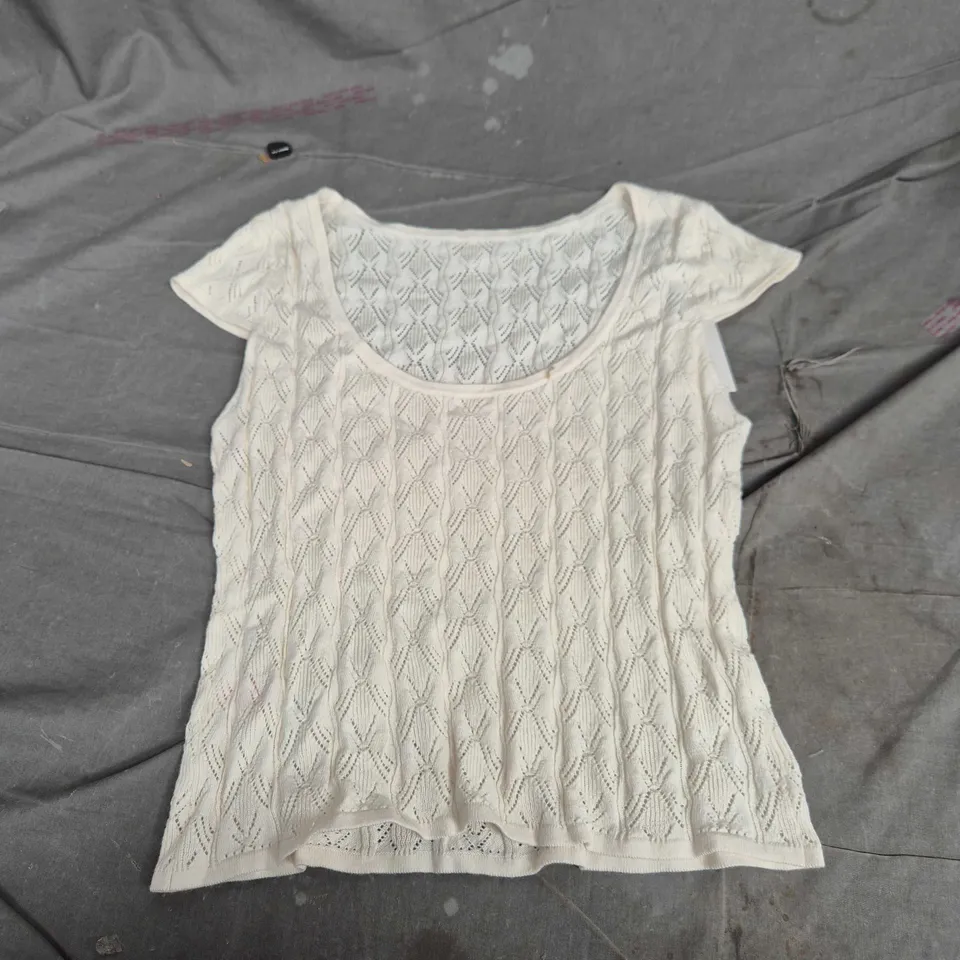 NODODYS CHILD - White Pointelle Slash Knitted Tee SIZE M