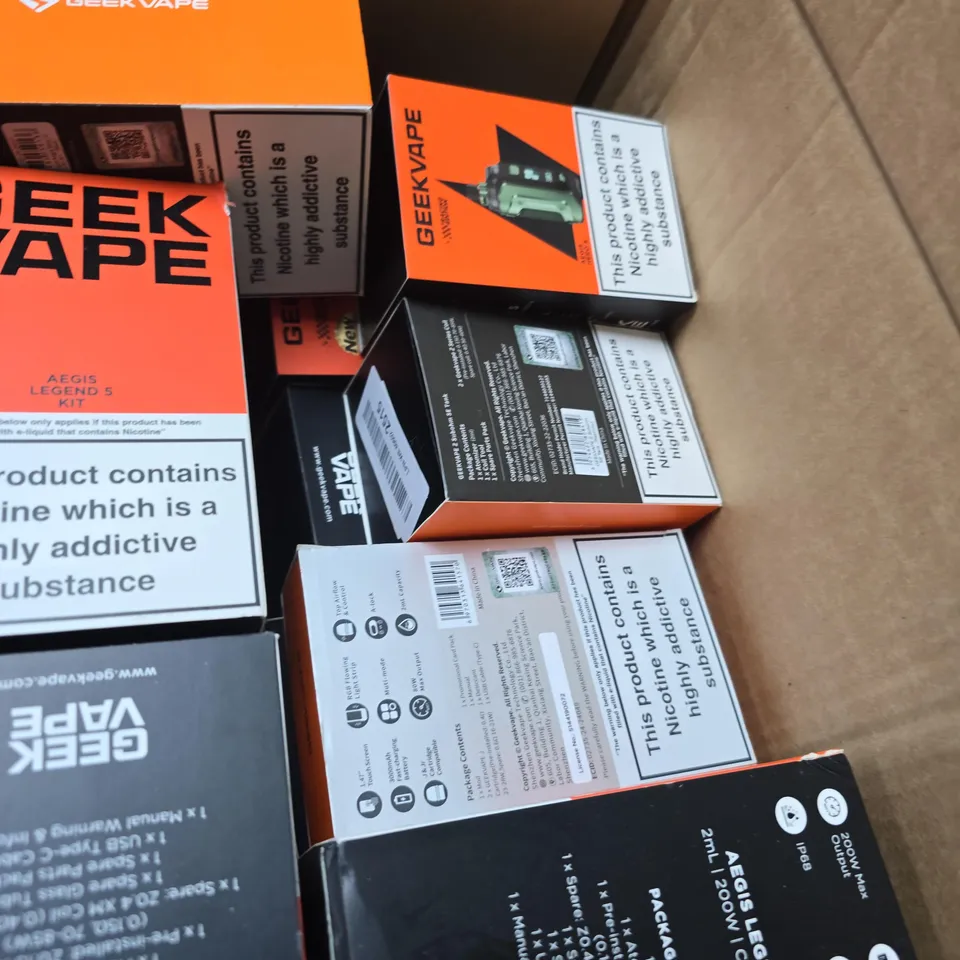 BOX OF APPROXIMATELY 30 ASSORTED GEEK VAPE E CIG ITEMS 