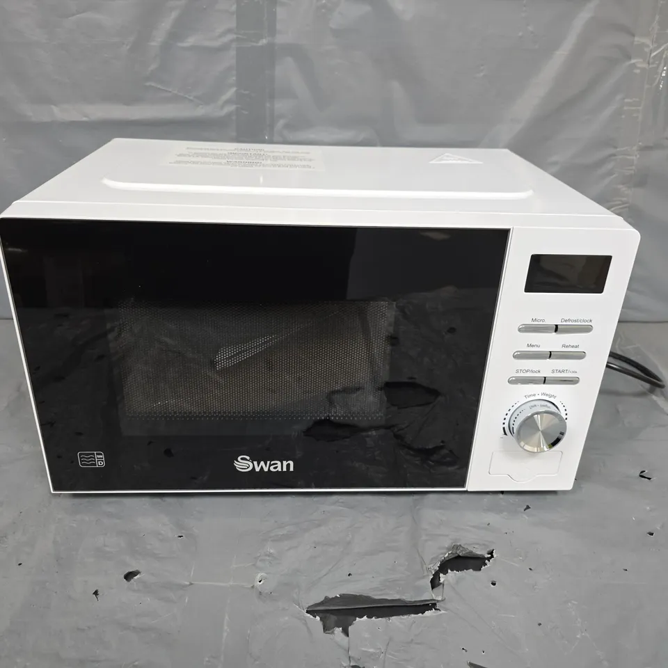 SWAN 20L 700W DIGITAL MICROWAVE - WHITE - COLLECTION ONLY 