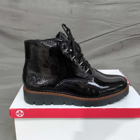 RIEKER BLACK PATENT LEATHER WEDGE BOOT – ANKLE BOOT - SIZE 37