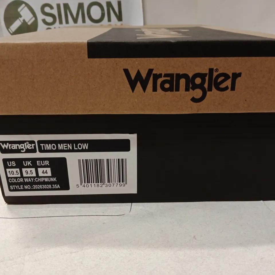 WRANGLER TIMO MEN LOW – CHIPMUNK, UK 9.5 / EU 44