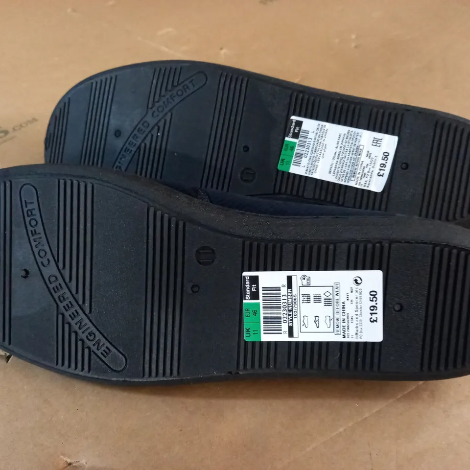 M&S THERMOWARMTH NAVY SLIPPERS - UK 11