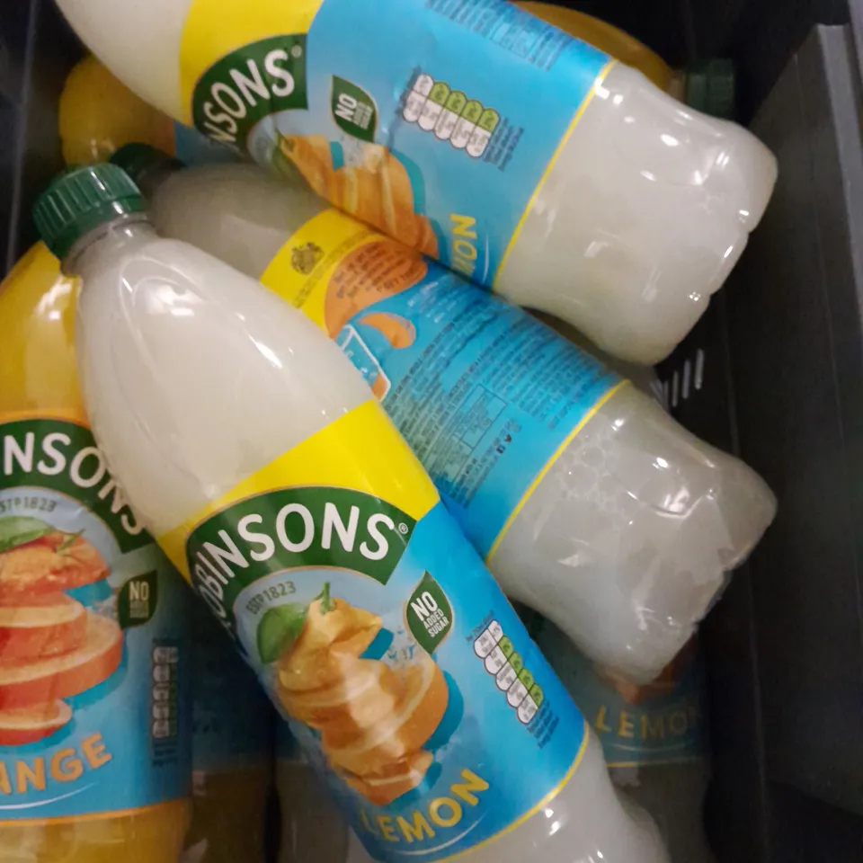 TOTE OF APPROXIMATELY 7 ROBINSONS DRINKS TO INCLUDE - ORANGE & LEMON 