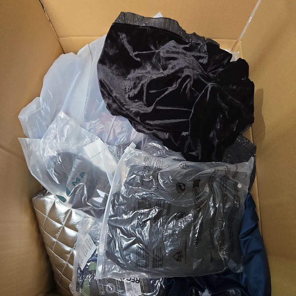 LARGE BOX OF ASSORTED CLOTHING ITEMS IN VARIOUS SIZES, STYLES AND COLOUR 